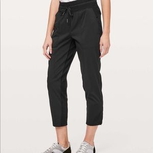 Lululemon Dance Studio Mid-Rise Crop 25"